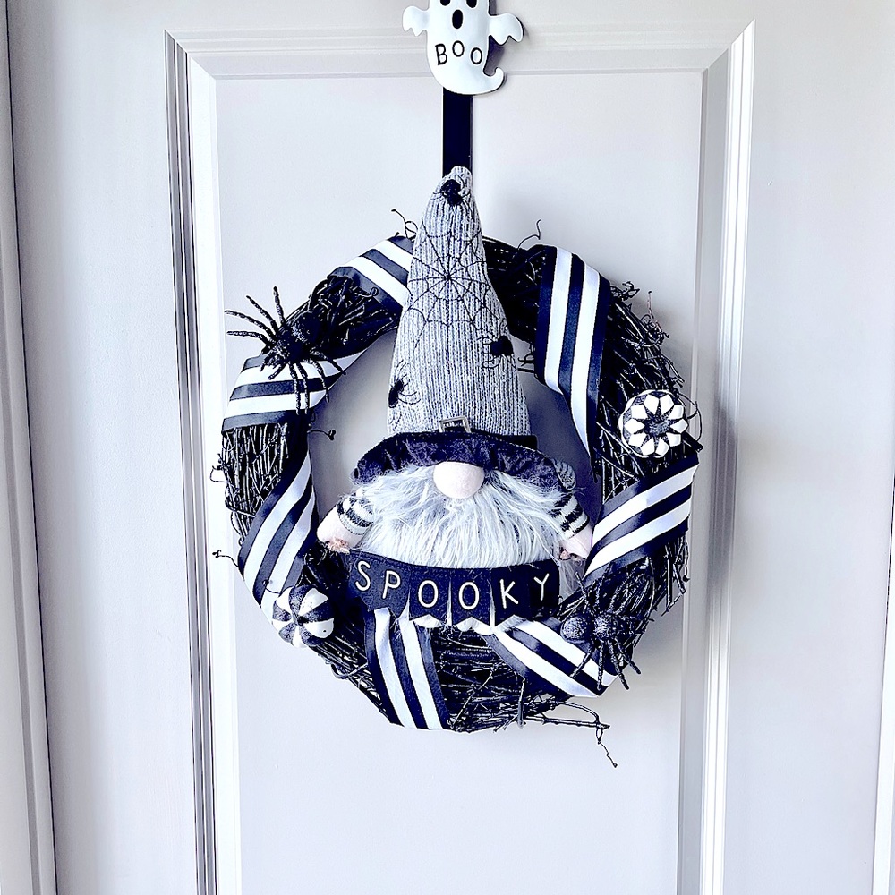 Halloween 18” Gnome spook wreath